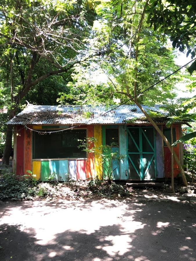 Rainbow Caravan Hostel Las Pilas Exterior photo